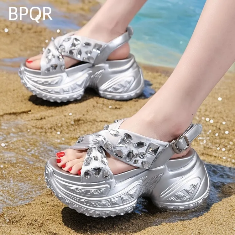 时尚高级厚底老爹凉鞋女款2025新款爆款夏季水钻松糕女鞋百搭轻奢