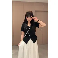 【现货】胖mm夏季洋气显瘦短袖时尚纽扣设计v领开叉收腰T恤04033