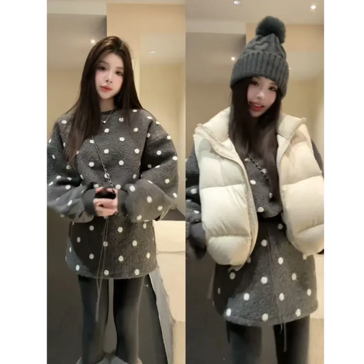 流行一整套2025秋冬新款时尚甜美减龄波点上衣短裙马甲三件套