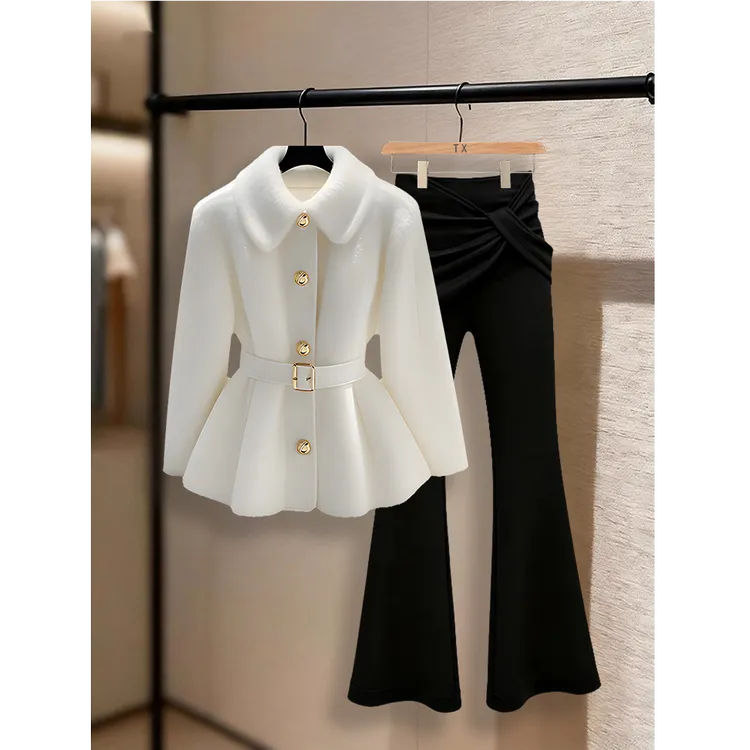 2025冬季新款高端小资时尚气质两件套装保暖外套设计显瘦微喇裤女