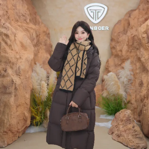 坦博尔女装冬季遮肉显瘦加厚保暖外套过膝连帽长款羽绒服百搭836Z