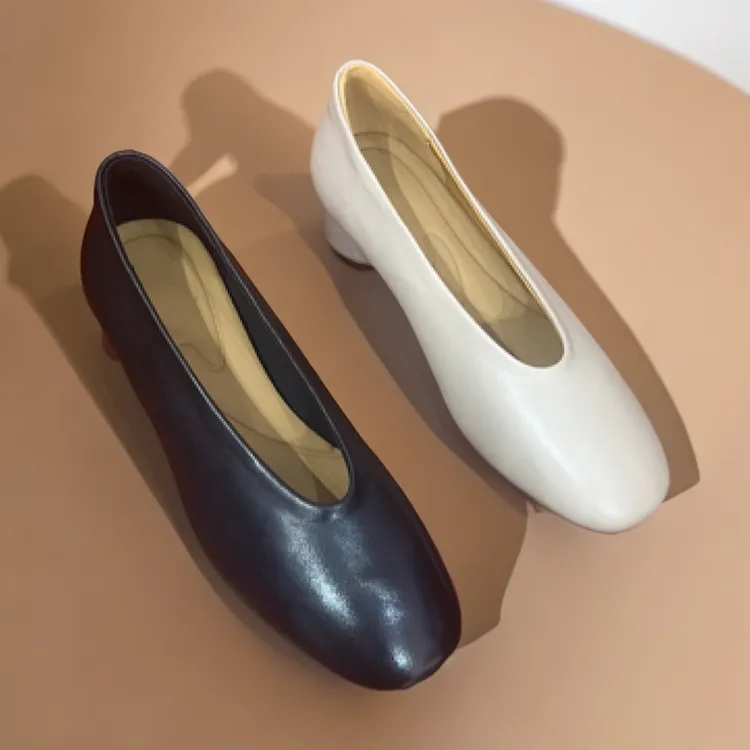 2025春夏季低跟圆头奶奶鞋577