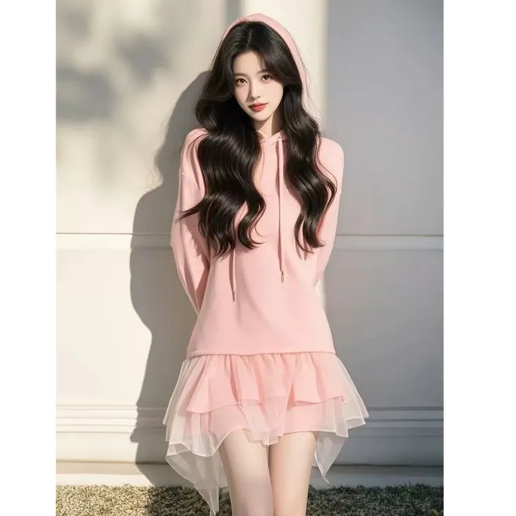 2025春季经典气质高级慵懒风连帽休闲遮肉百搭好看气质粉色连衣裙