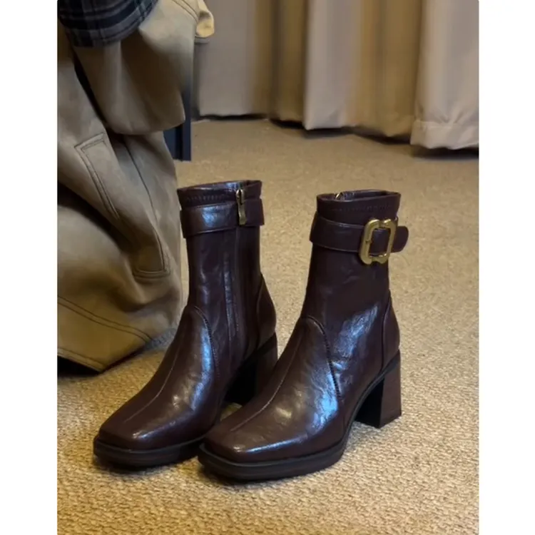 羊皮版高跟鞋马丁靴女2025秋冬新款方头粗跟瘦瘦靴棕色加绒短靴子