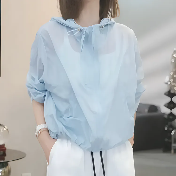 时尚休闲防晒冲锋衣外套女洋气简约百搭连帽外穿新款春游出行衣服