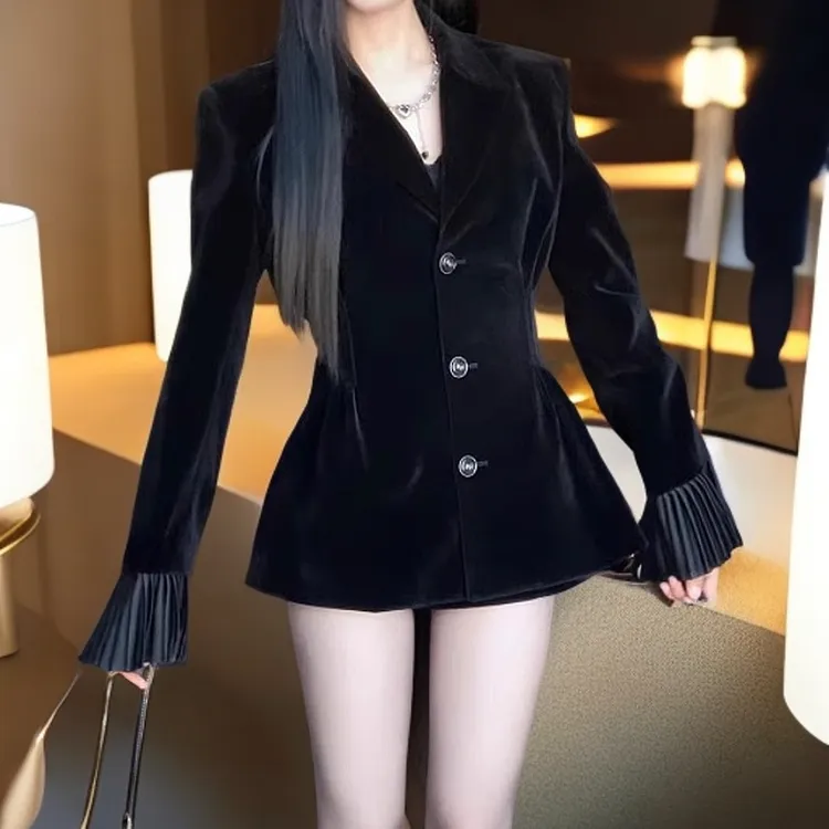 韩系搭配一整套冬装酷飒拽姐赫本风黑色丝绒外套半身裙裤两件套装