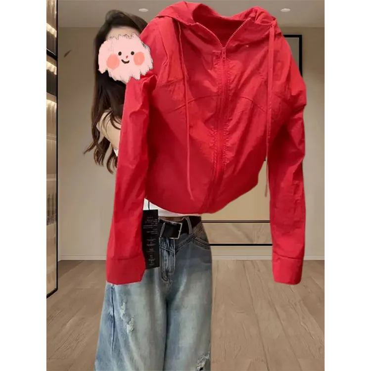 2025年夏爆款高级感超好看上衣多巴胺红色轻薄款连帽防晒衣外套女