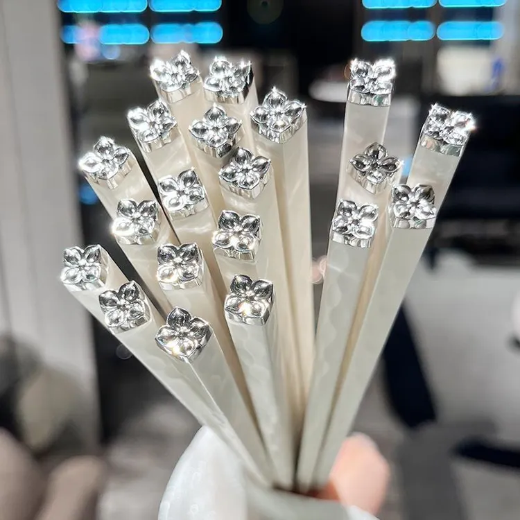 高级感白银色四叶草抗菌合金筷子防滑不易发霉可洗碗机家用餐具筷
