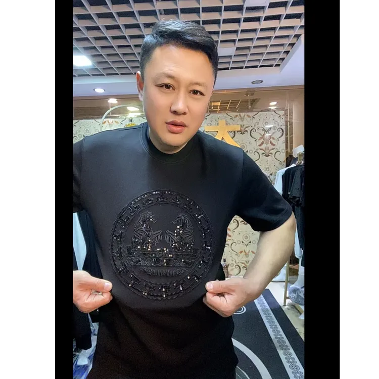 【大咖汇】秋冬新款2025新款飞马男士加底休闲圆领加厚短袖T恤35999