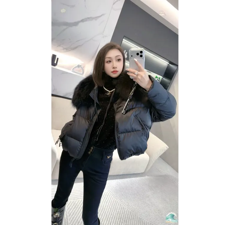 熙薇【星绒漫裹】2025秋冬新款时尚貉子毛领羽绒服外套H6210