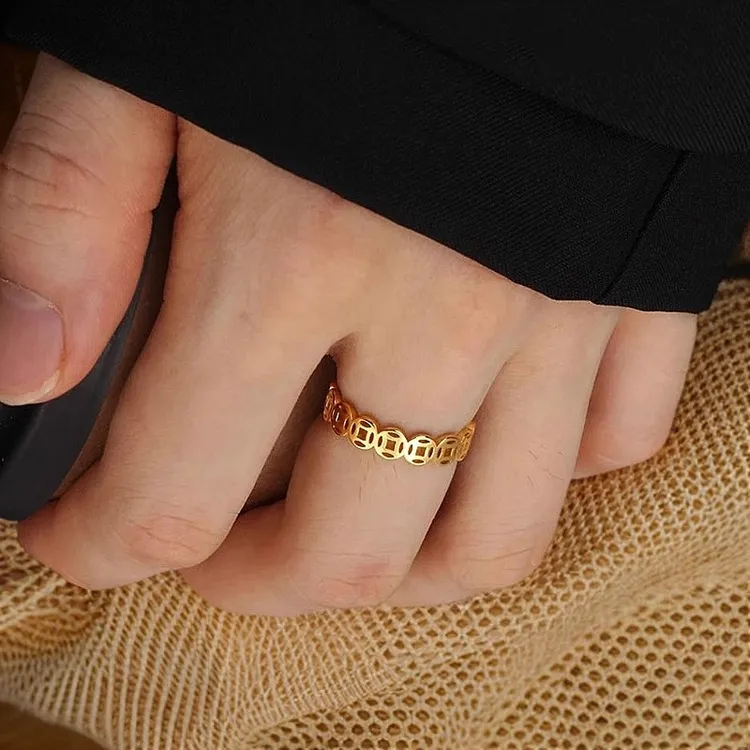 钛钢戒指 铜钱钱多多戒指气质复古金色素圈百搭高级感轻奢女男士t