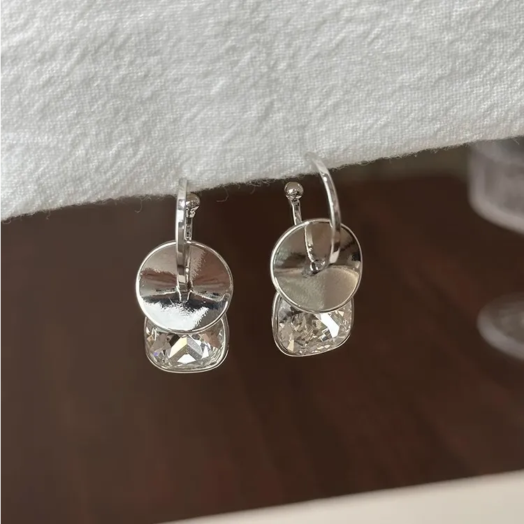 铜合金耳饰 银色方糖轻奢耳饰2025新款高级感小众适合夏天的耳环 