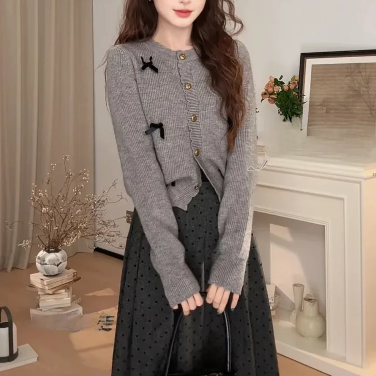 小个子灰色针织开衫毛衣女2025高级感复古蝴蝶结灰色女上衣H9-19
