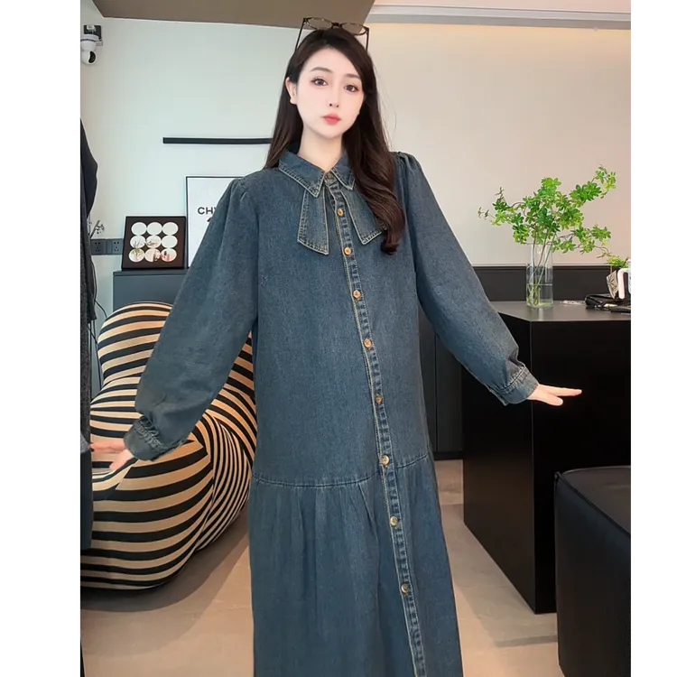 孕妇秋冬季2025新款洋气外穿通勤休闲显瘦大码牛仔百褶连衣裙秋装