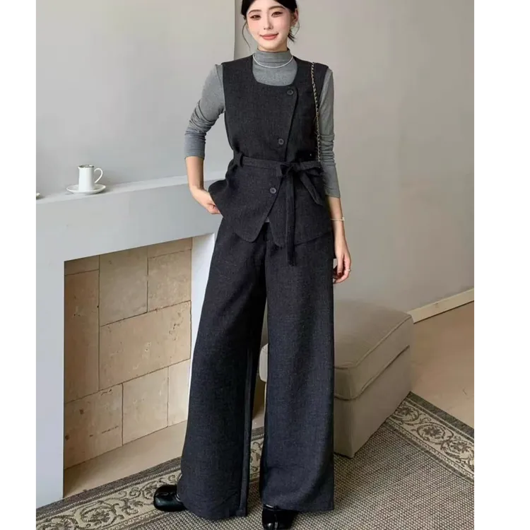 2025秋新款韩版时尚百搭通勤方毛呢带马甲三件套时尚套装女
