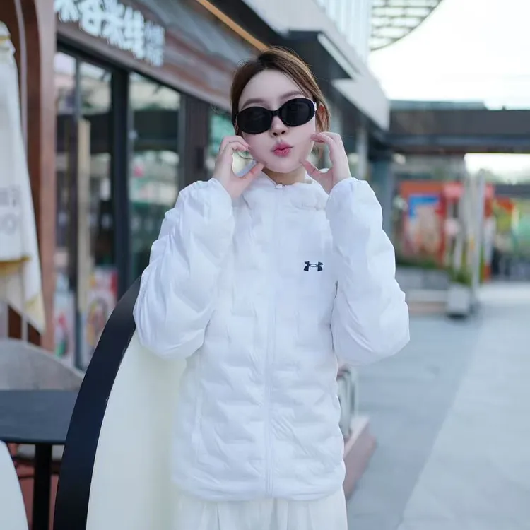 安德玛户外男女亲子秋冬时尚鸭绒保暖连帽轻薄羽绒服253311180