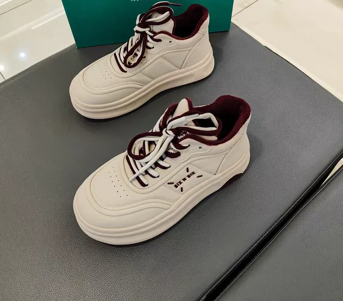 新款牛皮厚底加绒面包鞋休闲鞋女白色板鞋