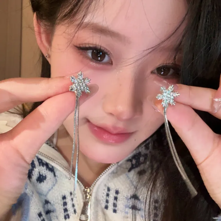 铜合金耳饰 温柔雪花流苏耳钉时尚甜美耳环长款两戴设计感耳饰