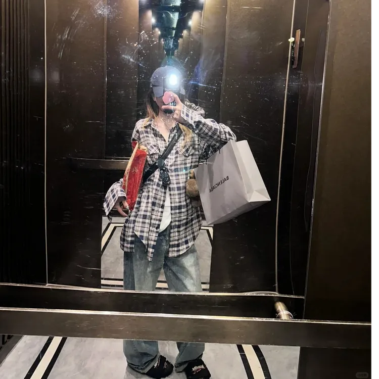 2025春季新款时尚格子外穿衬衫气质显瘦洋气百搭宽松休闲衬衣上衣