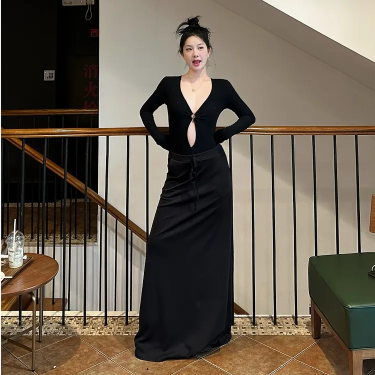 GetRich V领设计感镂空上衣女性感辣妹连体内搭外穿打底衫长袖T恤