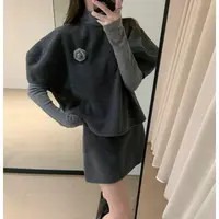 WML/2025早秋上新 3808长袖上衣套头小衫短裙三件套（配胸花）