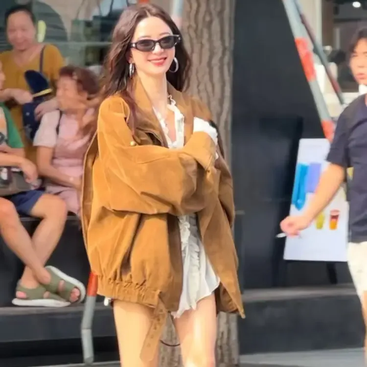 宽松型薄款拉链短外套女2025年秋冬气质宽松城市机能风百搭设计潮