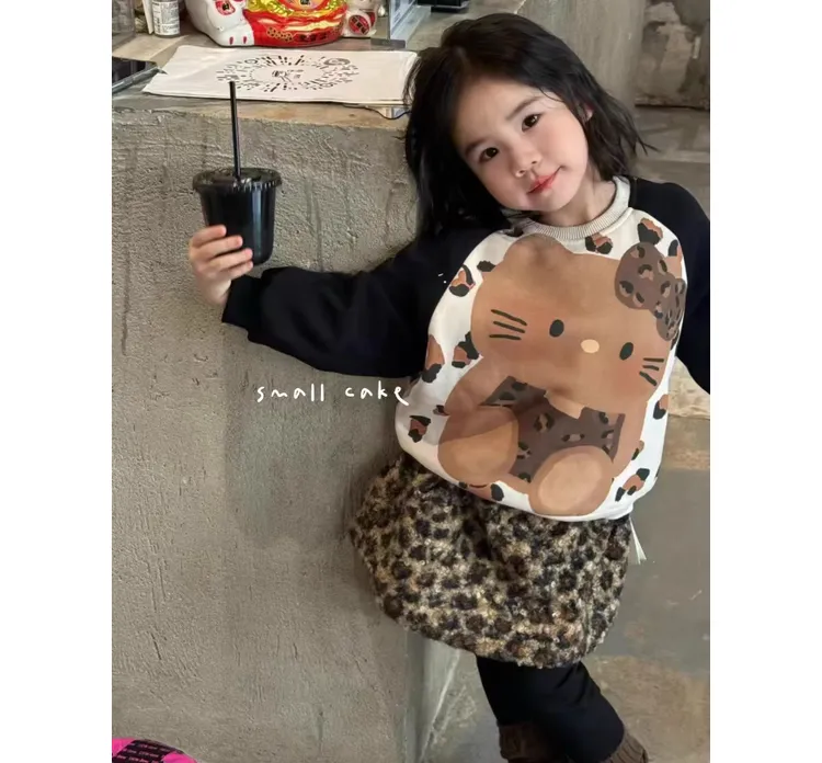 女童秋冬新款一体绒套装卡通猫咪拼接卫衣豹纹屁帘加绒裤两件套