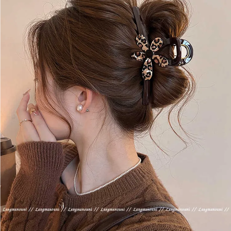 豹纹花朵抓夹女2025新款高级感鲨鱼夹后脑勺发量大盘发夹大号发饰