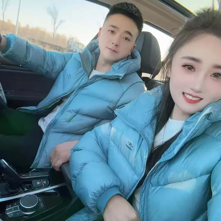 聪哥推荐，爆款连帽情侣泡芙羽绒服5583