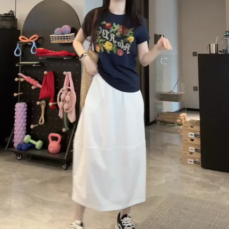 2025新款花朵短袖修身圆领设计师T恤+百搭半身裙套装LK2503719