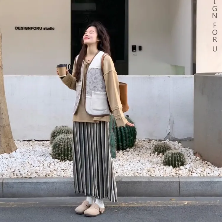 MARIE.COCO春季新款式复古提花马甲卫衣游牧风设计毛边半身裙套装