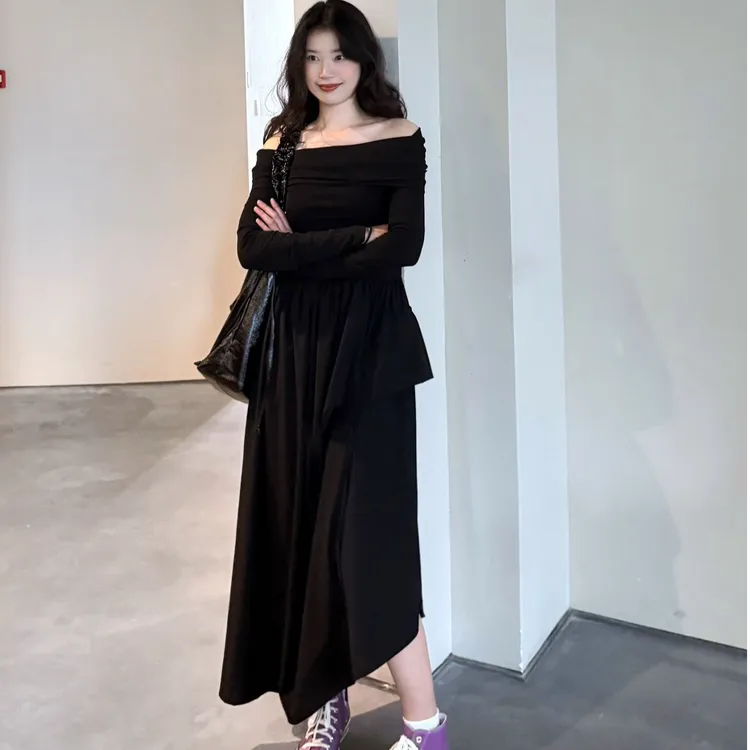 法式赫本风黑色长袖一字肩T恤女秋季高级感显瘦半身长裙子两件套