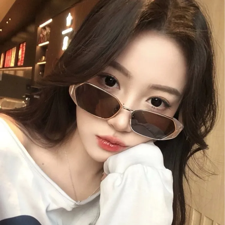 猫眼小冰块墨镜板材镜框高清尼龙镜片太阳镜方框显瘦防紫外线尼