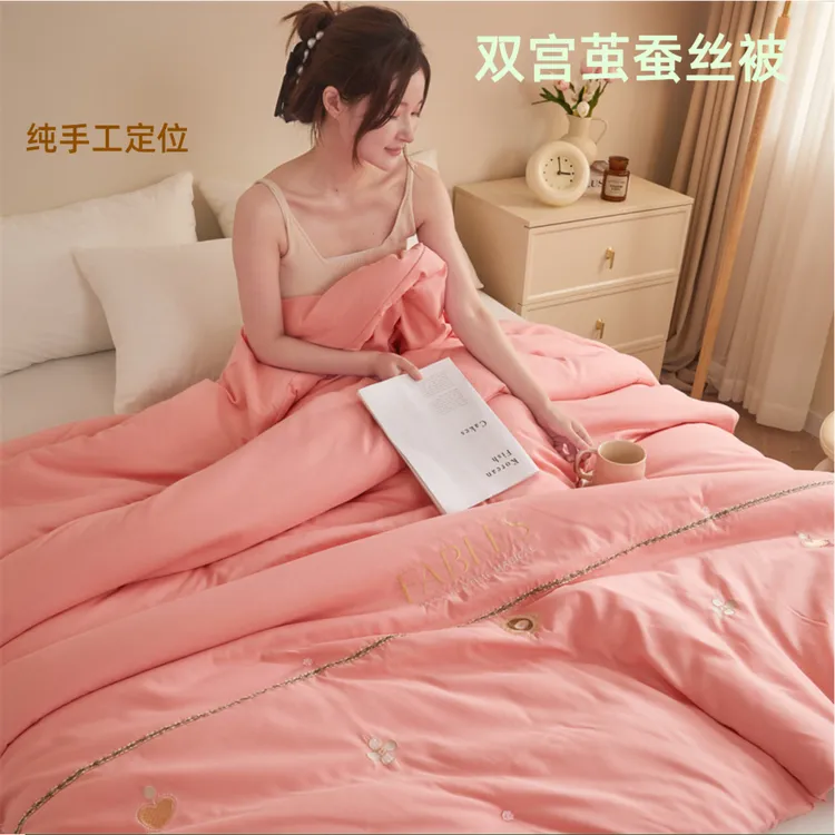桐乡正宗刺绣双宫茧蚕丝被100%桑蚕丝亲肤棉手工秋冬被芯加厚保暖