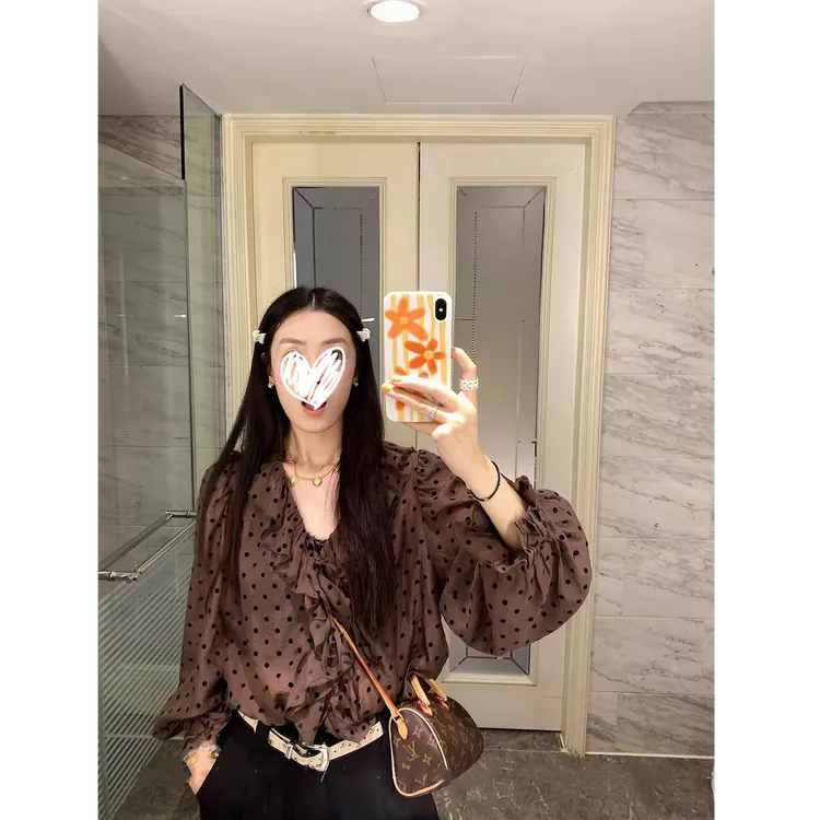 丽塔手记 法式荷叶边减龄波点小衫v领泡泡袖设计感宽松上衣D789