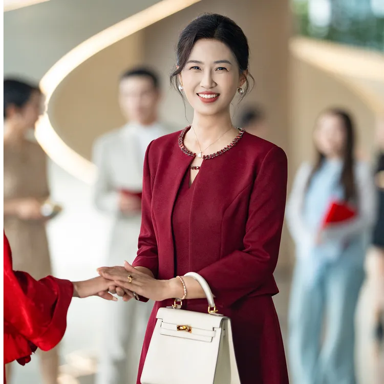 喜妈妈婚宴礼服红色喜婆婆40减龄穿搭一整套长袖遮肉显瘦