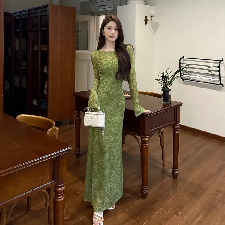 法式复古印花气质罩衫吊带两件套女长袖连衣裙高级感时尚性感长裙