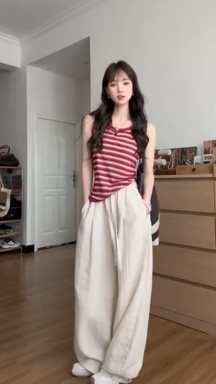 2025夏季新款松弛感穿搭高级感红色条纹背心搭配休闲裤百搭两件套