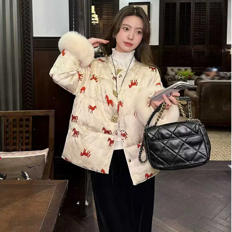 【骏纹玉暖】真丝小马印花羽绒服短款奢华狐狸毛袖修身版型加厚时尚