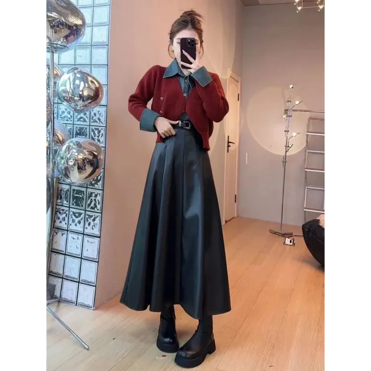 秋冬穿搭一整套2025新款高级感假两件红色毛衣女半身裙皮裙两件套