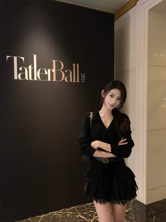 气质黑色V领针织衫修身显瘦上衣网纱半身裙纯欲风法式蕾丝短裙