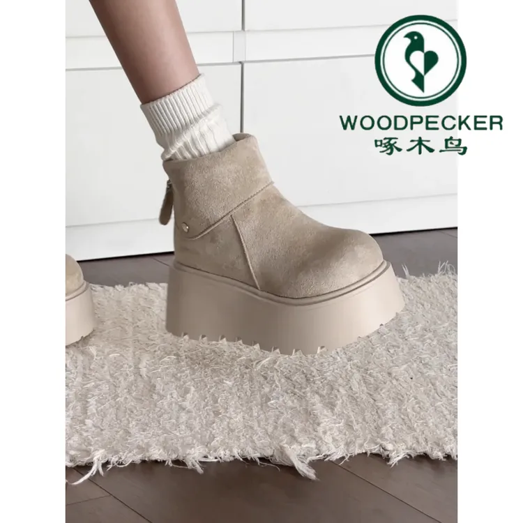啄木鸟白色厚底加绒勃肯短靴女2025年冬季新款保暖棉鞋东北大棉鞋