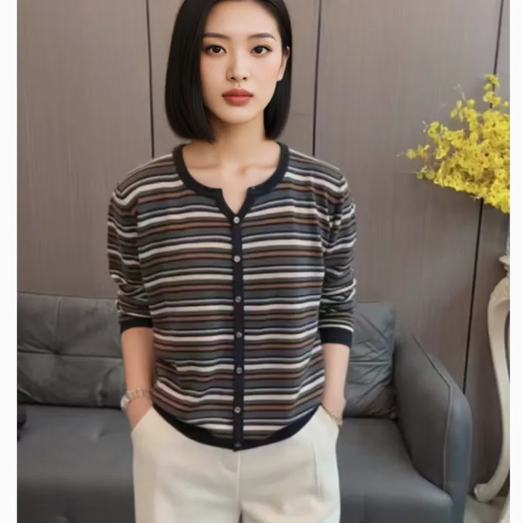 春秋新款减龄洋气撞色条纹圆领长袖毛衣针织衫宽松显瘦休闲上衣