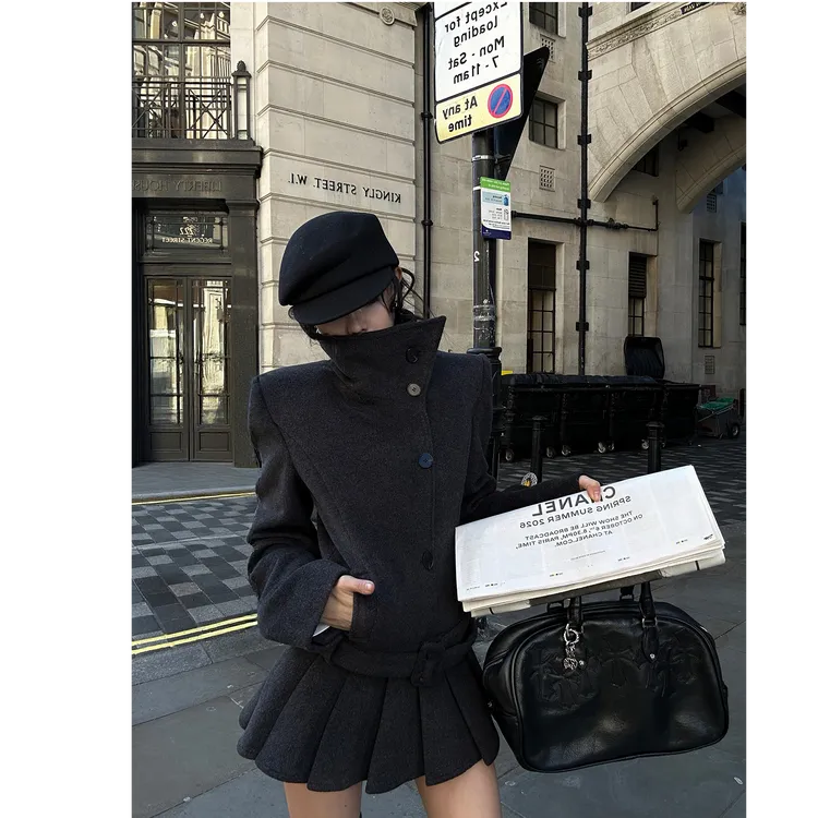 灰色高领毛呢外套女冬设计感百褶半身裙修身加厚短款大衣套装