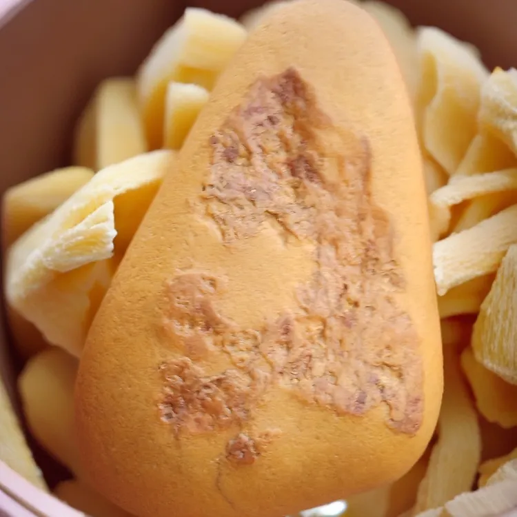 黄蜡石手把件磨砂冻天然浮画面