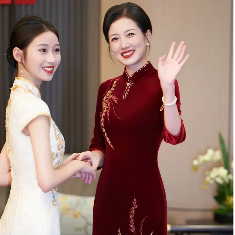 喜婆婆旗袍年轻妈妈婚宴装喜服高端轻奢结婚礼服高级感丝绒连衣裙