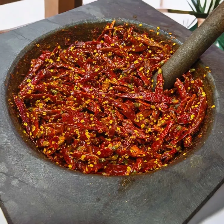 湘西手工擂辣椒油辣椒小米辣拌面炒菜吃火锅香辣美味辣椒酱