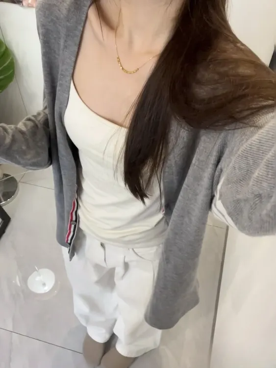 今年秋季灰色针织开衫毛衣外套女早秋季穿搭2025新款宽松上衣女装