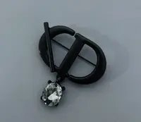精致百搭小胸针