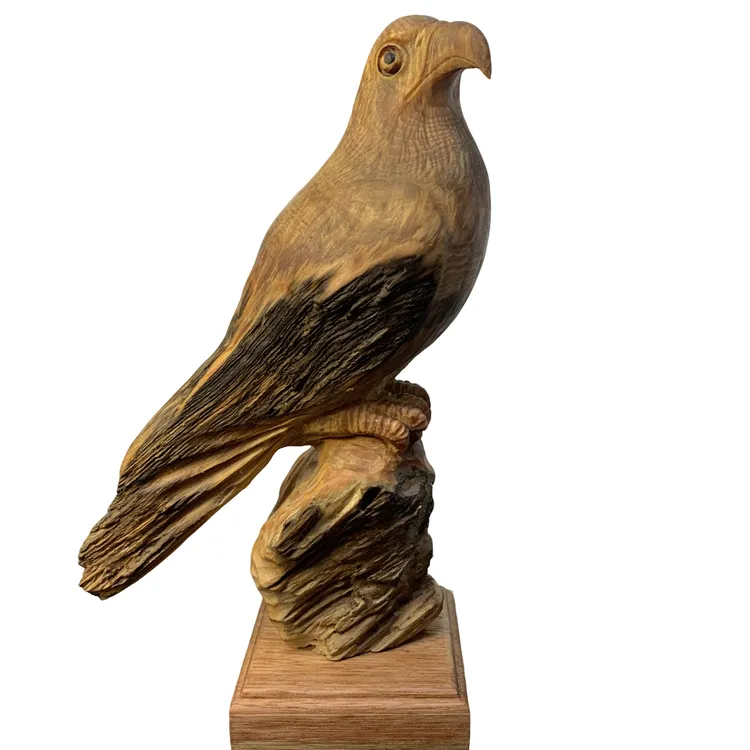 琥珀木纯手工雕刻老鹰高瞻远瞩，家居客厅茶室装饰创意摆件。